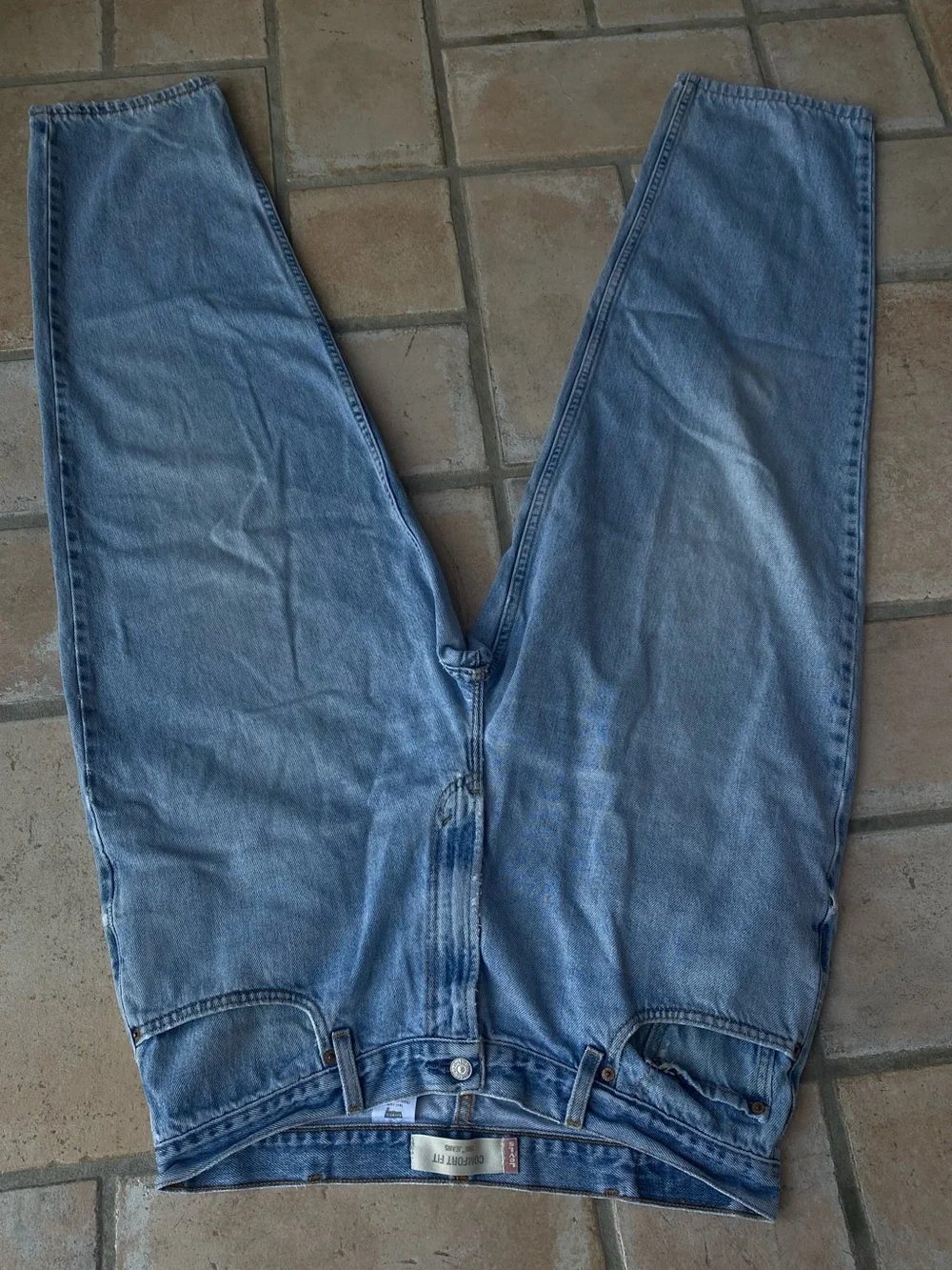Levi's 560 Relaxed Comfort Fit Light Blue Denim Jeans - W38 L32